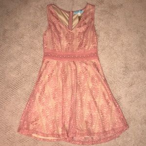 Lace dress rose color